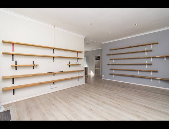 2 BEDROOM APARTMENT FOR SALE IN TAMBOERSKLOOF